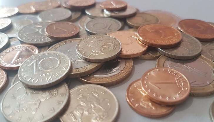 Минималната пенсия за осигурителен стаж и възраст става 207, 60 лева