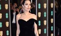 Анджелина Джоли тежи едва 35 килограма