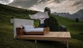 Хотелска стая без покрив и стени посреща гости в Алпите