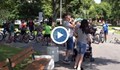 Велосипедистка блъсна дете в градски парк