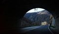 Опасност дебне шофьорите в Кривия тунел