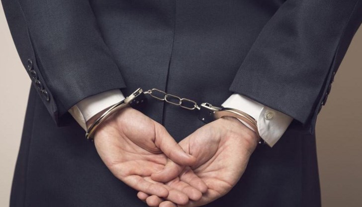 Узун е бившият кмет на Руен и два мандата народен представител от ДПС