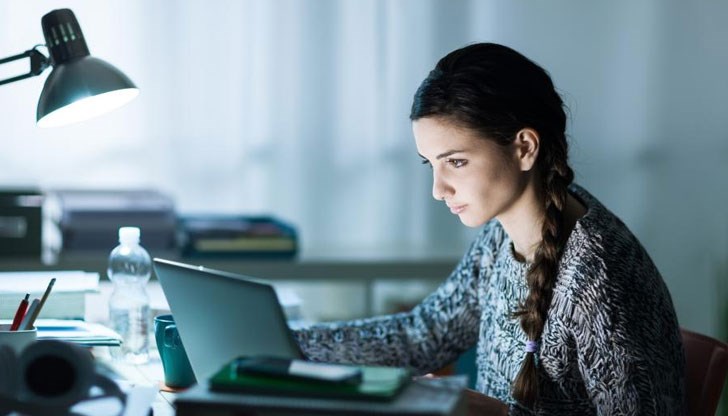 Учените ни призовават да намалим продължителното стоене пред екраните Учените ни призовават да намалим продължителното стоене пред екраните