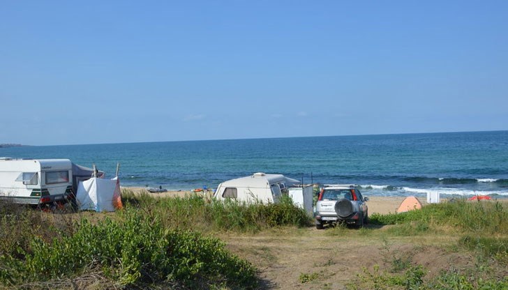 Държавата въвежда солени глоби за поставянето на палатки, хавлии, чадъри и други плажни принадлежности Държавата въвежда солени глоби за поставянето на палатки, хавлии, чадъри и други плажни принадлежности