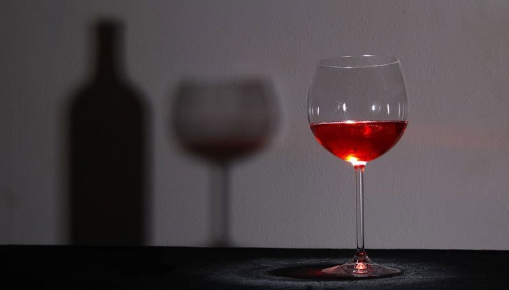 Учени опровергаха мита, че една или две чашки алкохол са полезни за здравето