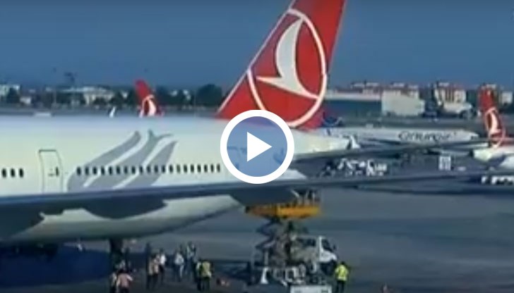 Марокански лайнер и турски се удариха в близост до международния терминал