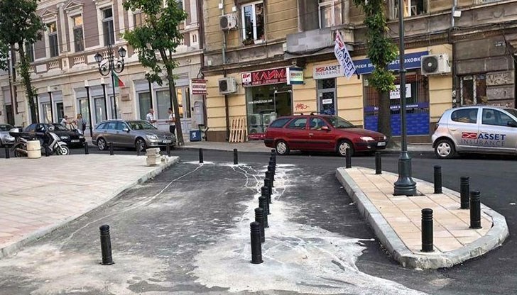 Отговор на загадката с колчетата по улица "Славянска"