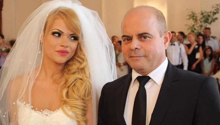 Бъдете здрави и се обичайте, пожела кметът на Русе на младоженците