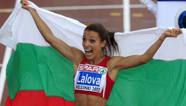 Българката завърши втора в първия полуфинал с време 22.65 секунди и директно си осигури място в битката за призовите места