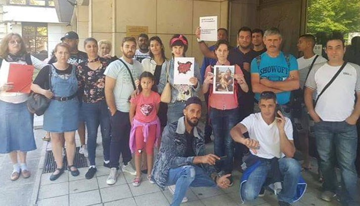 Емигрантите спонтанно решиха да се завърнат заедно в България и да пометат мафията в парламента