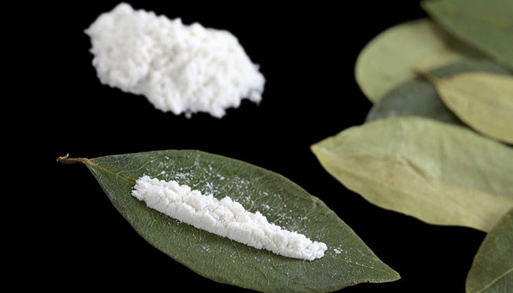 Страната е важен път за трафика на кокаин от Афганистан