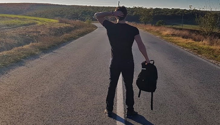 Честно е да се разделим мирно и тихо. Що да се мъчим и ние с нея, и тя - с нас...? Честно е да се разделим мирно и тихо. Що да се мъчим и ние с нея, и тя - с нас...?