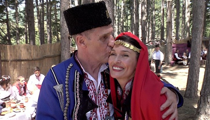 Булката се венча за любовта на живота си по стар български обичай