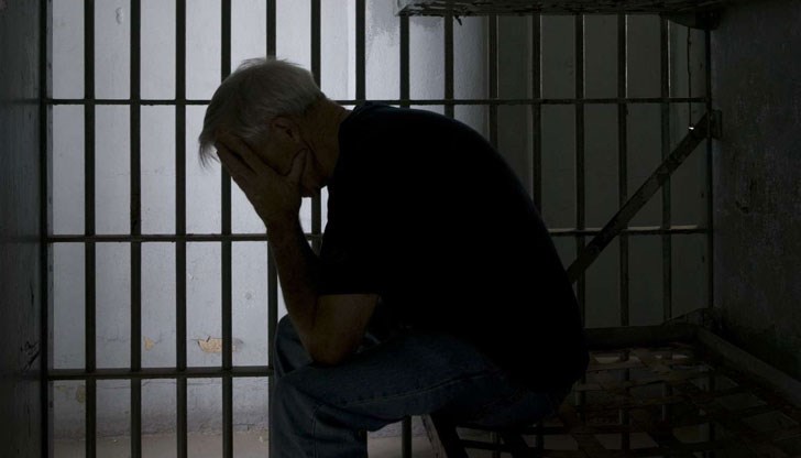 Тикнаха го обратно зад решетките при строг режим Тикнаха го обратно зад решетките при строг режим