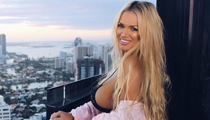 47-годишната Джина изумява с външния си вид