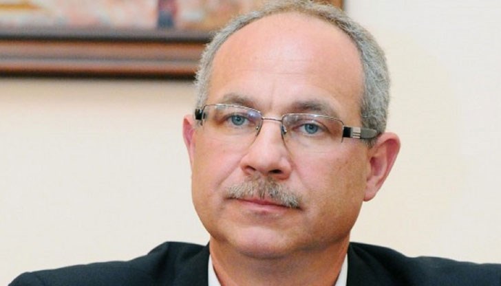 Този тип с напълно липсваща политическа подготовка дава ли си сметка, че призовава за незачитане на законите и политически репресии! Този тип с напълно липсваща политическа подготовка дава ли си сметка, че призовава за незачитане на законите и политически репресии!