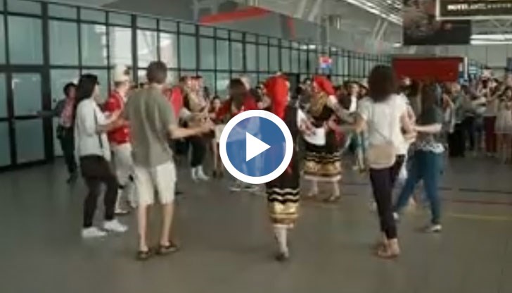 Неговата цел е символично да посрещне българите, които живеят в чужбина и да ги прикани да изберат професионална реализация в родината