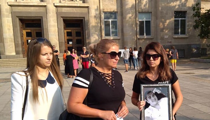 Лекари давали надежда, че детето ще се оправи с времето, но сега било рано