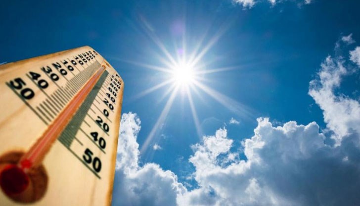 Рискът от необикновено високи температури на повърхността на океаните ще бъде също много висок, което ще окаже благоприятна среда за възникването на урагани Рискът от необикновено високи температури на повърхността на океаните ще бъде също много висок, което ще окаже благоприятна среда за възникването на урагани