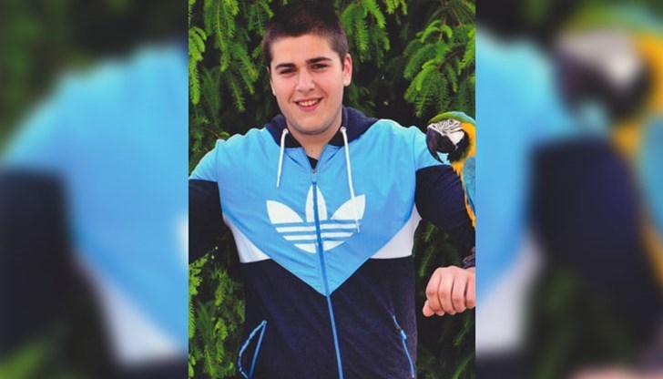 Мълчалив протест пред Русенския районен съд Мълчалив протест пред Русенския районен съд