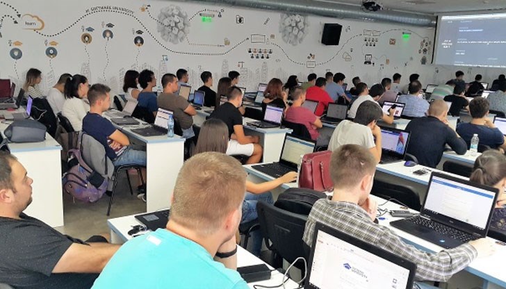 Курсът "Programming Basics" дава начални умения по програмиране, необходими за всички технологични специалности в Софтуерния университет