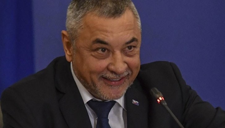 С нов статус във Фейсбук вицепремиерът огласи победата над шума по българското Черноморие