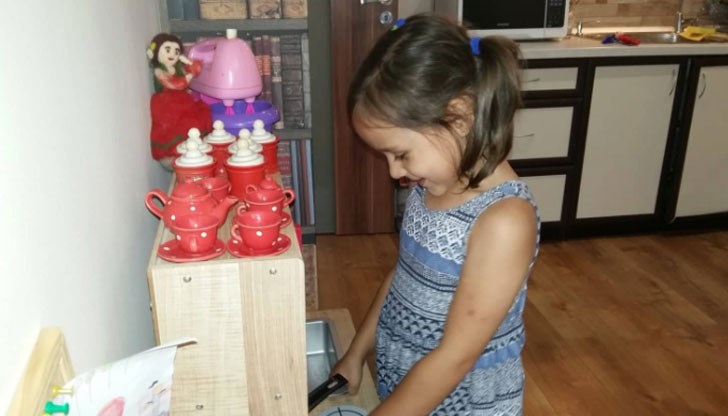 Момиченцето претърпя две тежки операции в САЩ Момиченцето претърпя две тежки операции в САЩ