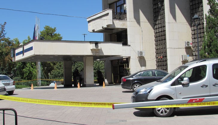 Получен е злоумишлен анонимен сигнал за поставено взривно устройство, съобщиха от русенската полиция Получен е злоумишлен анонимен сигнал за поставено взривно устройство, съобщиха от русенската полиция