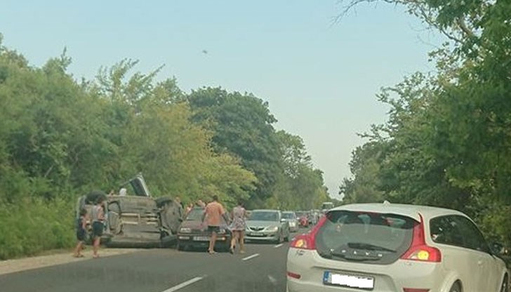 Образувало се е километрично задръстване