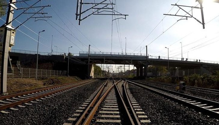 Участъкът е между гарите Елин Пелин и Костенец Участъкът е между гарите Елин Пелин и Костенец