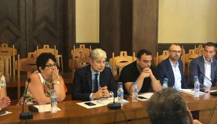 Няма опасност нито за екологията, нито за туристите Няма опасност нито за екологията, нито за туристите