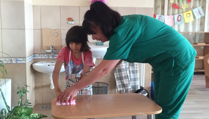 7-годишната Ивайла може и вече да ходи, но неотдавна обаче тя не умееше нищо от това