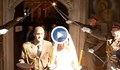 Офицер от Българската армия се ожени с парадна униформа под шпалир от саби