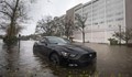 Флорънс излива "монументални количества дъжд"