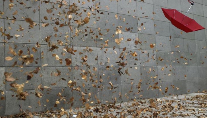 Скорост на вятъра между 14 и 19 м/сек и пулсации до 24 м/сек се очакват утре