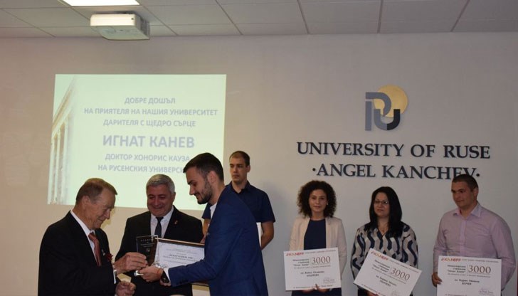 Мислете винаги, че този град ви е дал пътеката, по която вървите. Никога не забравяйте Русе! Мислете винаги, че този град ви е дал пътеката, по която вървите. Никога не забравяйте Русе!