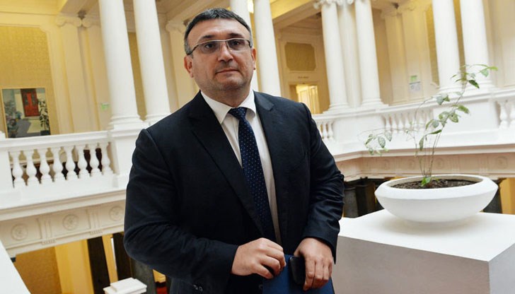 Смайващата реакция на Цветан Цветанов и Валентин Радев по горещия въпрос: Защо президентът атакува избора на Борисов за нов вътрешен министър и как Борисов не може да защити този избор от Залцбург? Смайващата реакция на Цветан Цветанов и Валентин Радев по горещия въпрос: Защо президентът атакува избора на Борисов за нов вътрешен министър и как Борисов не може да защити този избор от Залцбург?