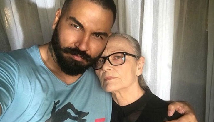 Дъщерята на Цветана Манева яростно брани майка си от нападките на възмутени почитатели интелектуалци, които не простиха на актрисата, че се снима в клипа на Азис "Позна ли ме?