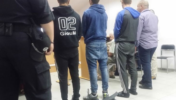 Опитът за обир е бил инспириран от легендата, че в стените на манастира има скрити жълтици