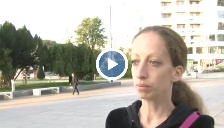 Управителката на хотела удряла с юмруци по гърба Огняна, заплашвала я и с ножица