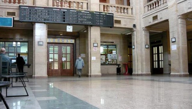 Пътниците ще бъдат извозвани с автобус Пътниците ще бъдат извозвани с автобус