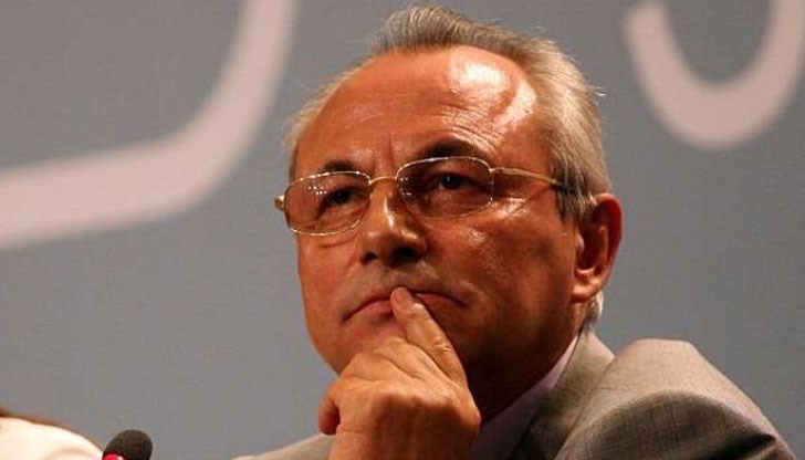 Според декларираните данни, Доган се труди плътно по 23 работни дни в месеца