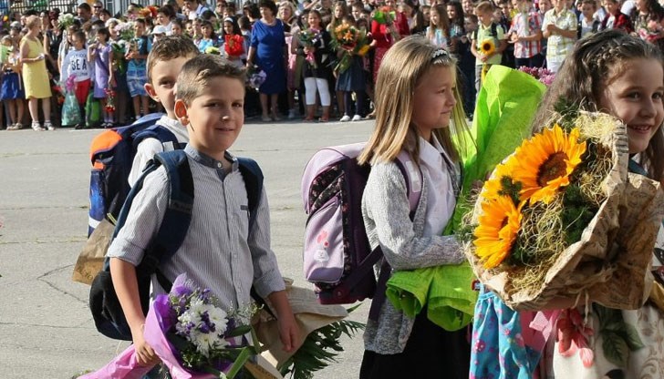 Разходите на българските родители за подготовка на първолаците са сред най-високите в света