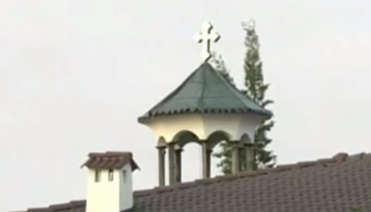 Продължава издирването на двамата мъже, част от групата, която извърши нападение в манастира Продължава издирването на двамата мъже, част от групата, която извърши нападение в манастира