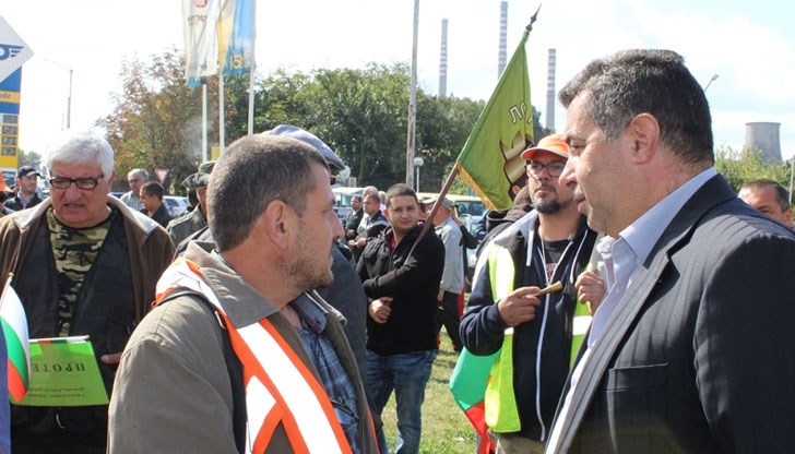 Намаляването на популацията на диви свине може да стане единствено чрез ловните дружини
