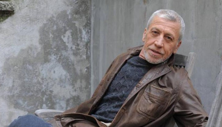 Младежът се е родил със солидните 3,2 кг, 50 см, с коса, похвали се дядо му, който е професор в НАТФИЗ Младежът се е родил със солидните 3,2 кг, 50 см, с коса, похвали се дядо му, който е професор в НАТФИЗ