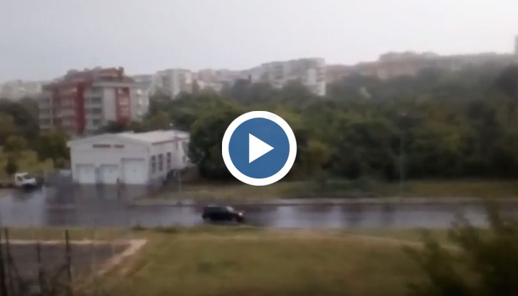 През следващото денонощие ще вали главно в източните райони на страната