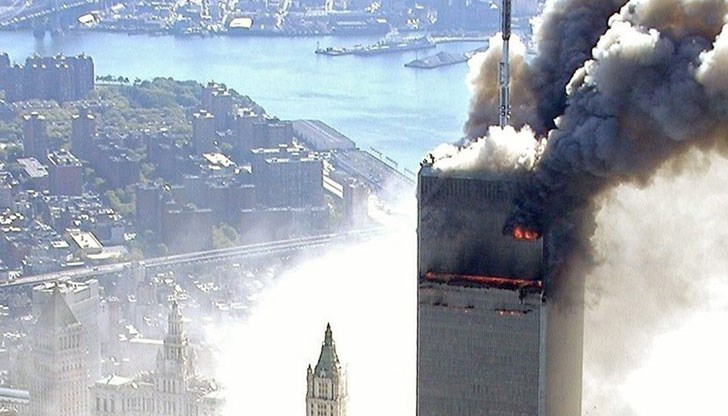 Близо 3000 души загинаха на 11 септември 2001 г., след като похитители отвлякоха четири пътнически самолета