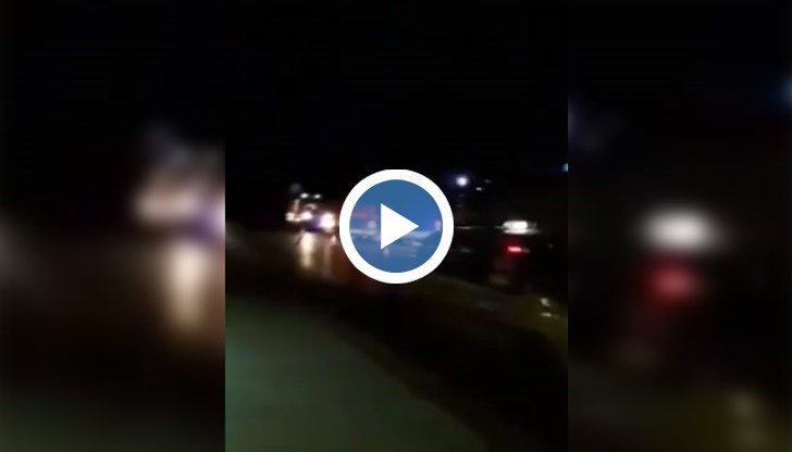 Преградната стена към реката е в ремонт