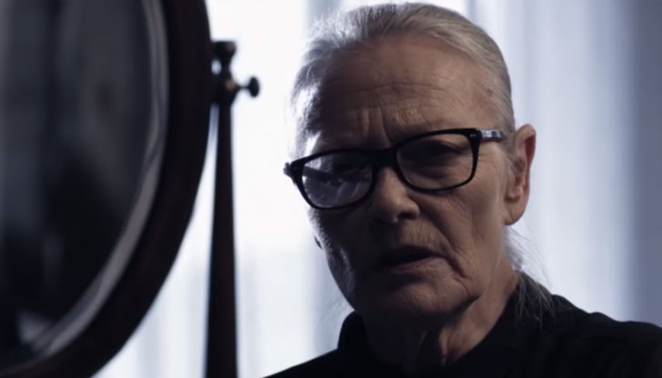 От посланието в клипа излиза, че ние българите сме едни злодеи